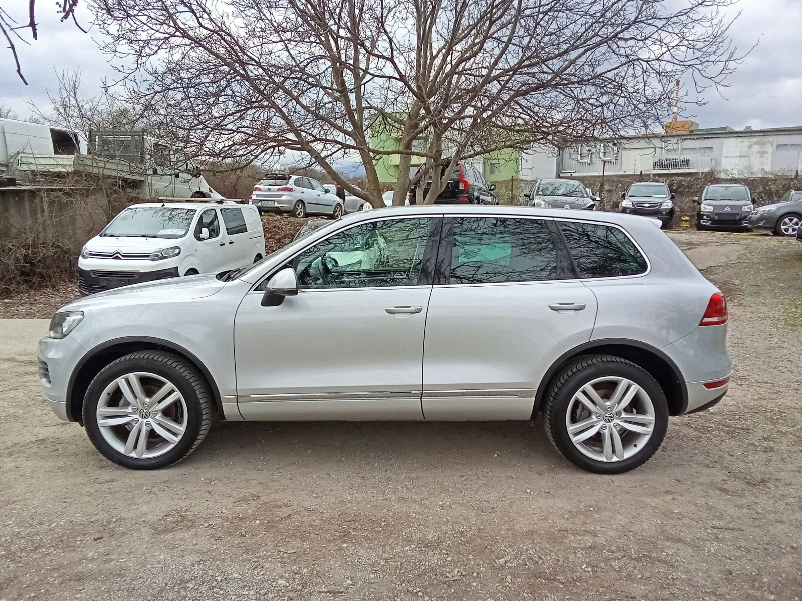 VW Touareg 3.0TDI - LED - NAVI - КОЖА, снимка 2 - Автомобили и джипове - 53931556