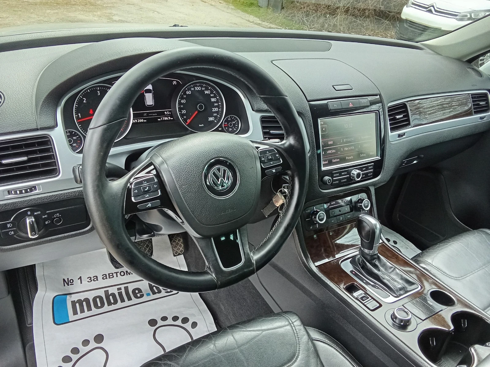 VW Touareg 3.0TDI - LED - NAVI - КОЖА, снимка 12 - Автомобили и джипове - 53931556
