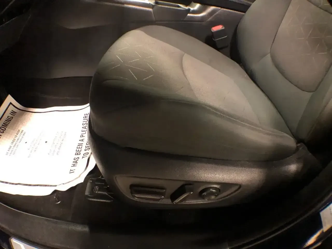 Toyota Rav4 XLE HYBRID AWD PANO CAMERA ACC CARPLAY KEYLESS, снимка 12 - Автомобили и джипове - 54653731