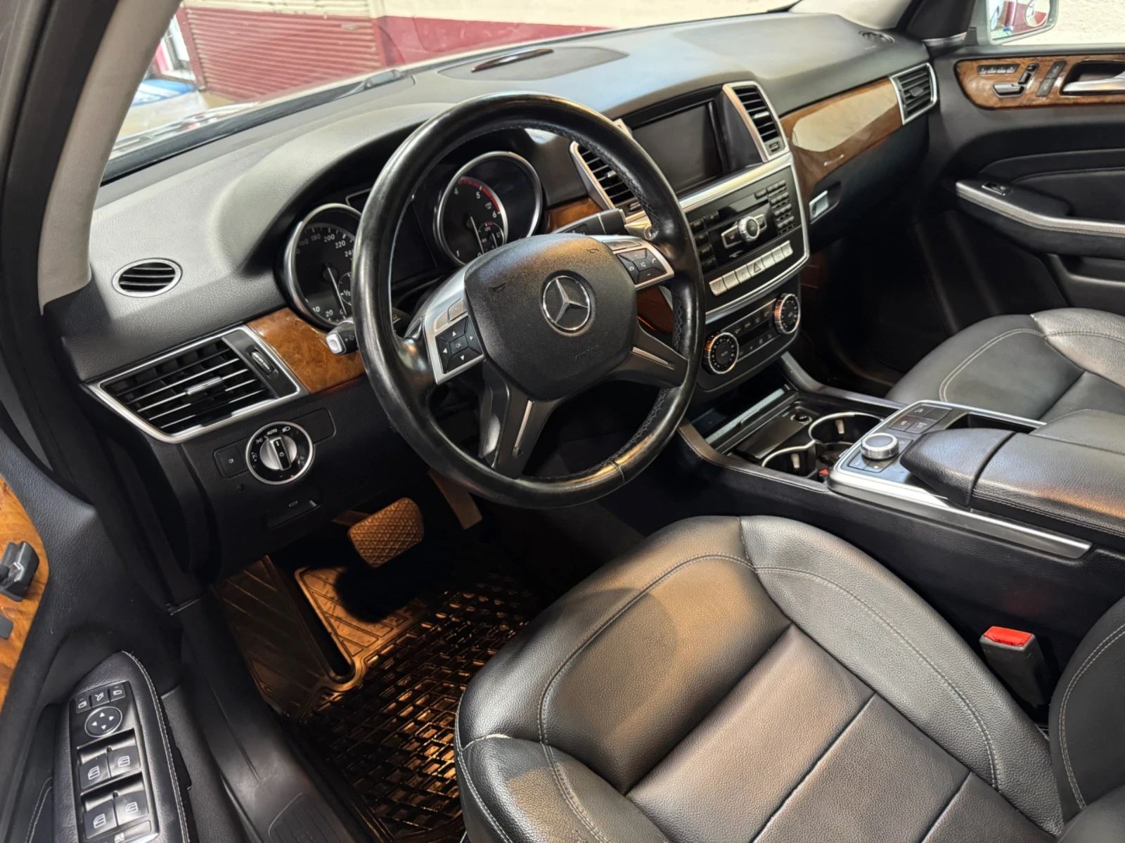 Mercedes-Benz ML 350 BlueTec, снимка 6 - Автомобили и джипове - 54706201