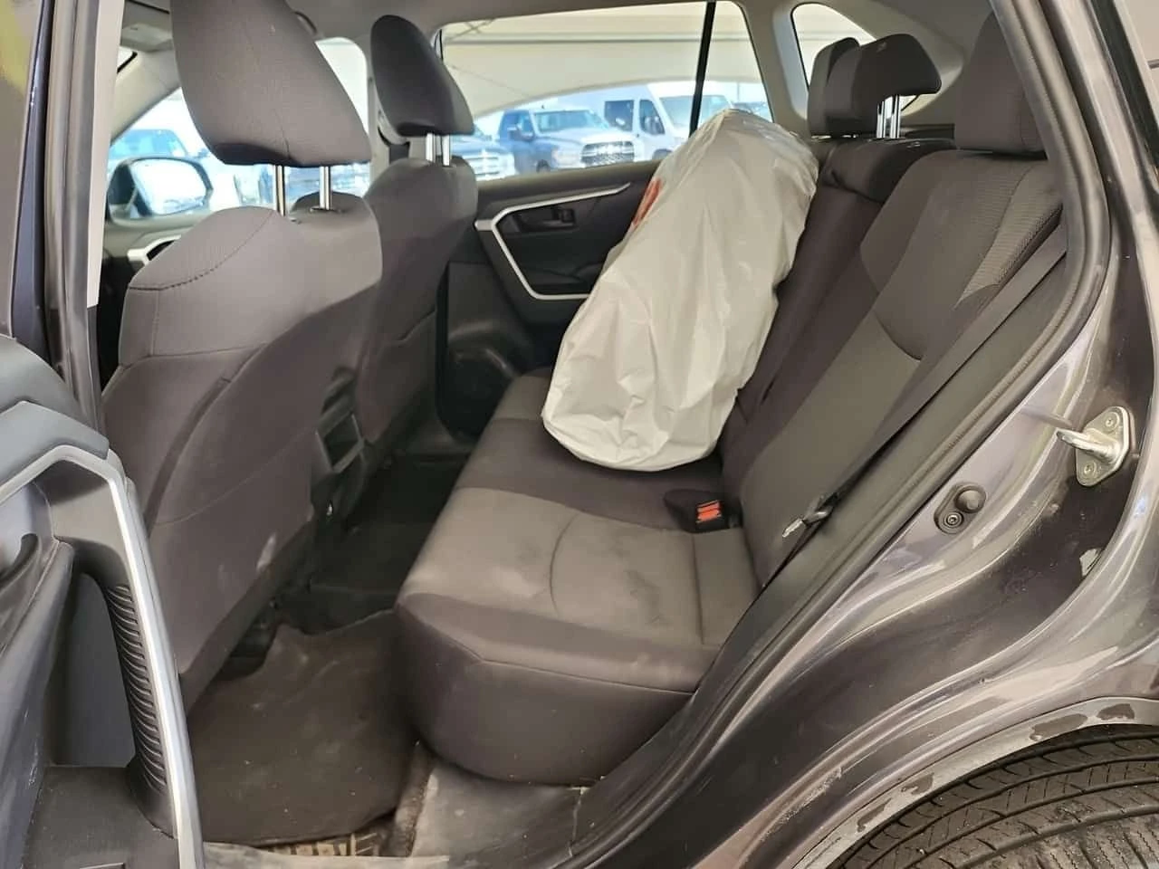 Toyota Rav4 LE/CARFAX/ФИНАНСИРАНЕ, снимка 11 - Автомобили и джипове - 54790694