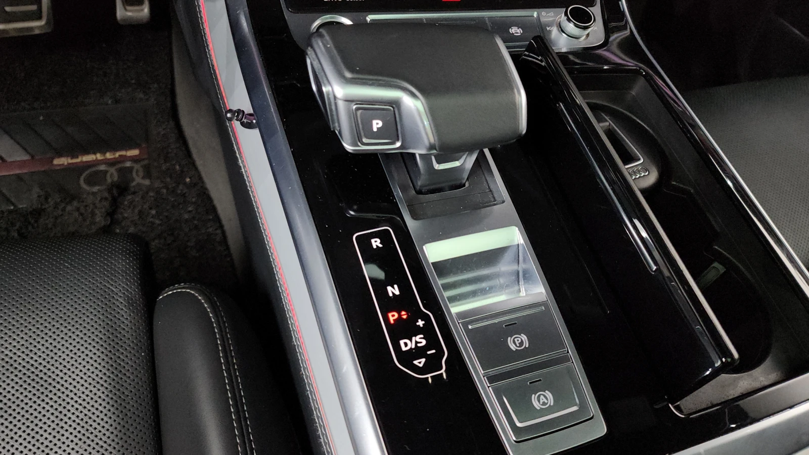 Audi Q7 MATRIX* DIS* S-LINE* PANO* ОБДУХ* HUD* МАСАЖ* 360*, снимка 12 - Автомобили и джипове - 55087047