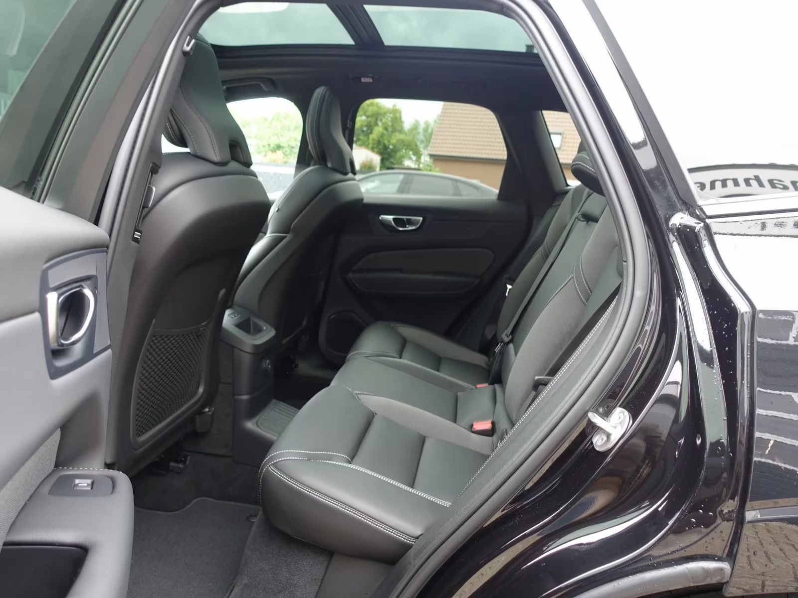 Volvo XC60 NEW 2026 T6 AWD Black Edition Plus, снимка 13 - Автомобили и джипове - 55570351