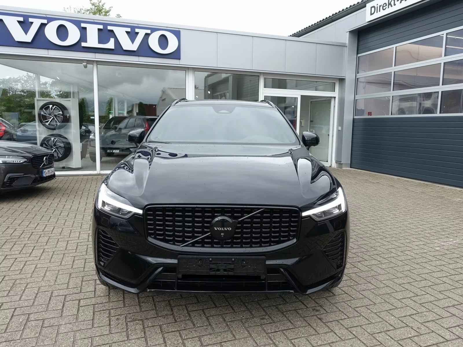 Volvo XC60 NEW 2026 T6 AWD Black Edition Plus, снимка 5 - Автомобили и джипове - 55570351