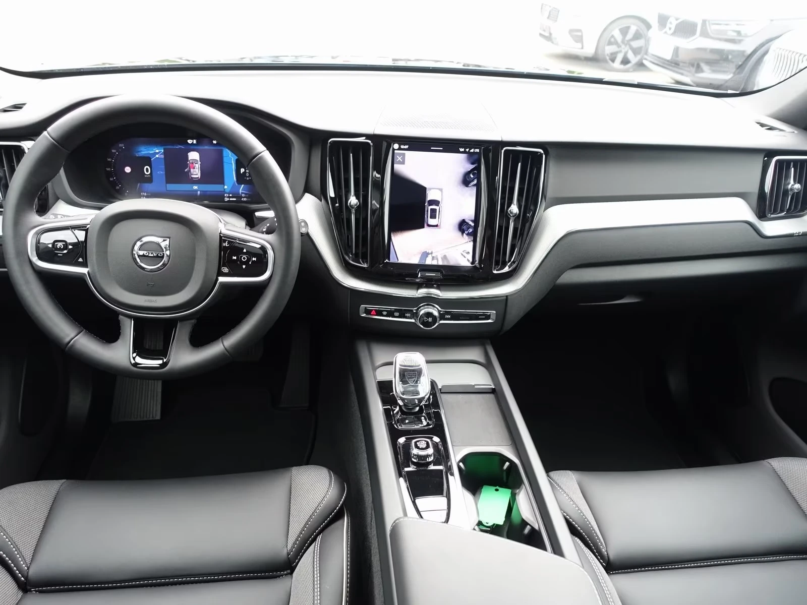 Volvo XC60 NEW 2026 T6 AWD Black Edition Plus, снимка 9 - Автомобили и джипове - 55570351