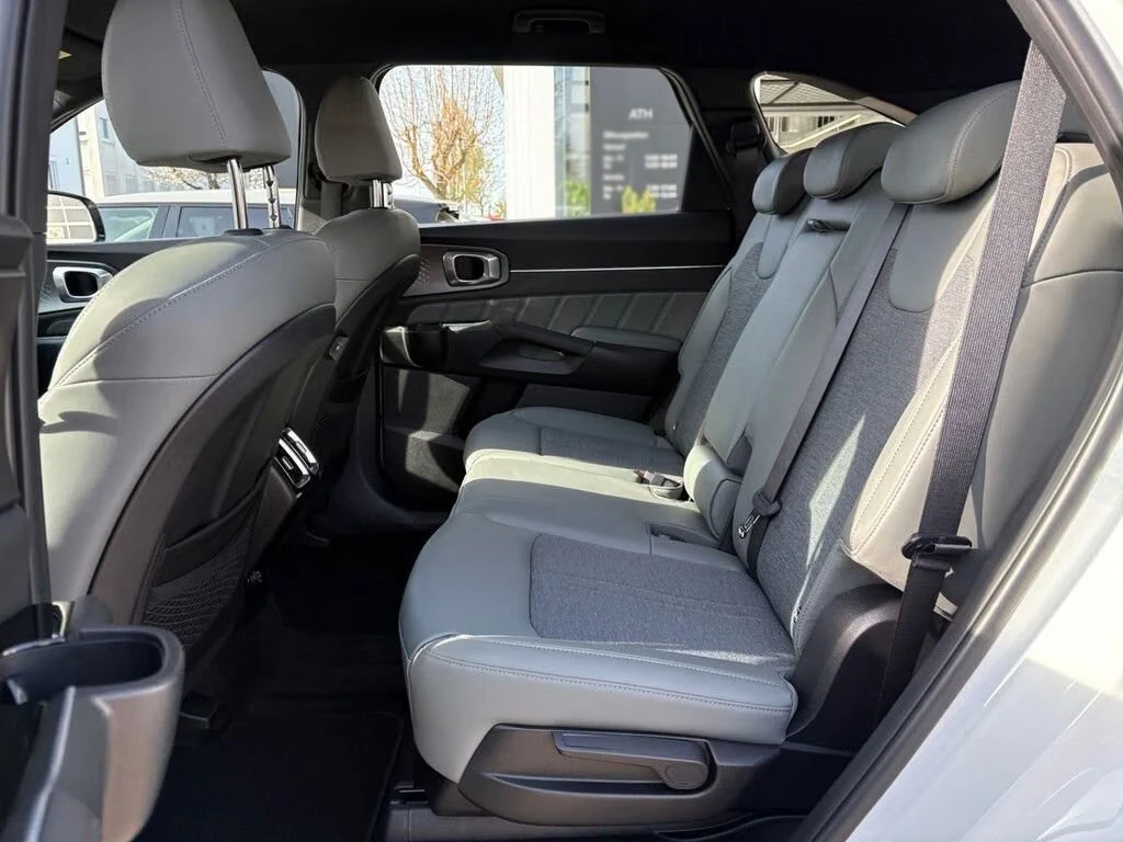 Kia Sorento 2.2CRDi/193HP/VISION/4WD/CAM/CPLAY/LED/NAVI/603q, снимка 9 - Автомобили и джипове - 55690434