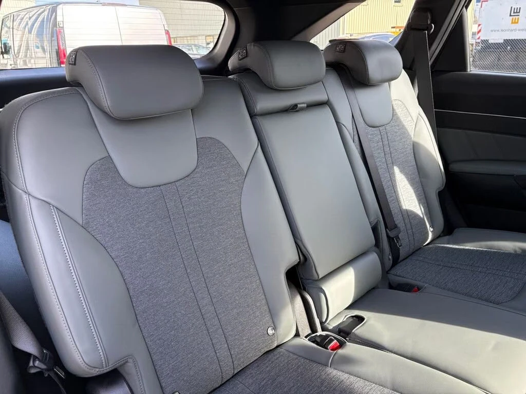 Kia Sorento 2.2CRDi/193HP/VISION/4WD/CAM/CPLAY/LED/NAVI/603q, снимка 10 - Автомобили и джипове - 55690434