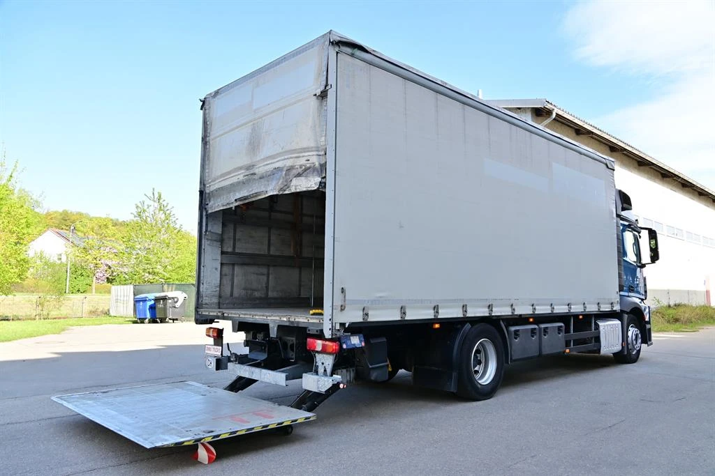 Mercedes-Benz Actros 1843 Борд, сервизна книжка, снимка 6 - Камиони - 54200294