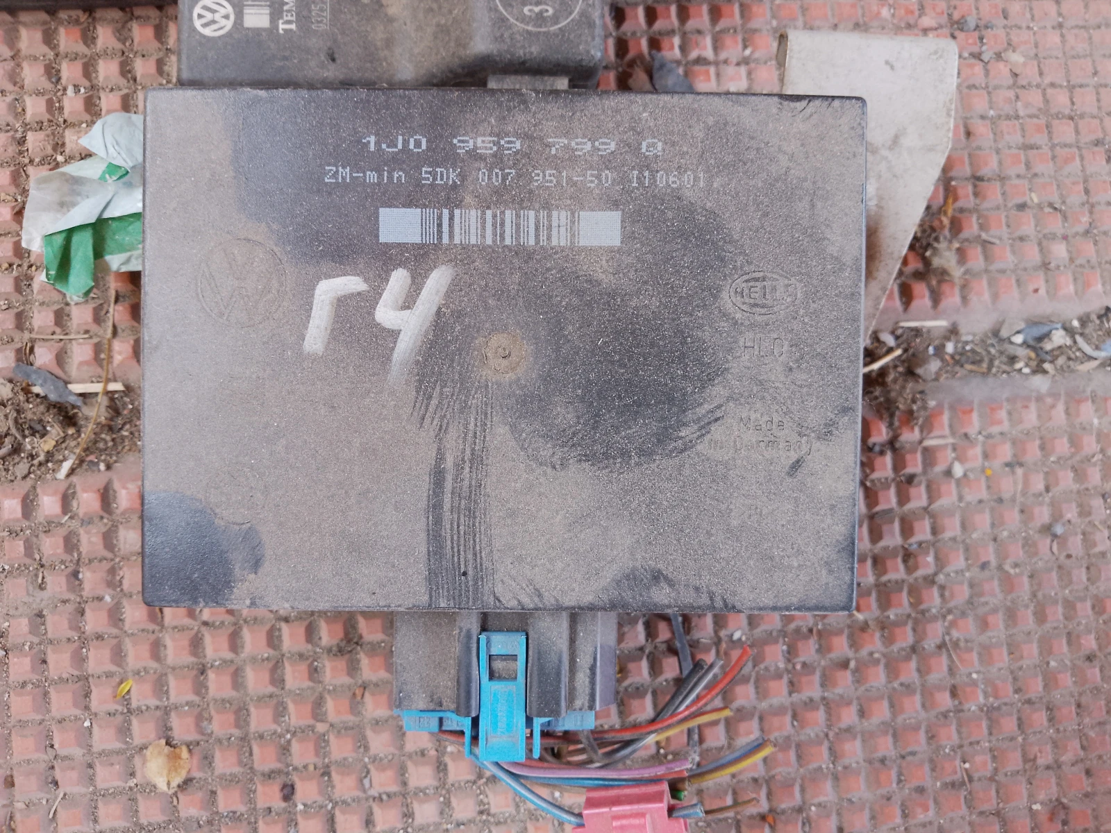 1J0959799Q     4 | Mobile.bg   1