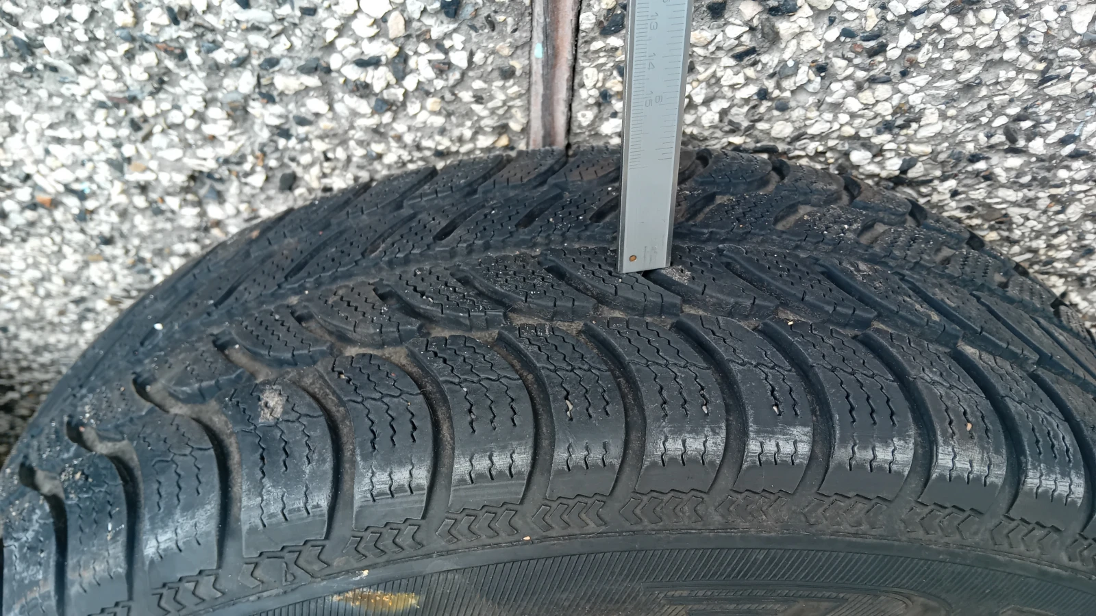 Гуми с джанти Други 195/65R15, снимка 3 - Гуми и джанти - 54478108