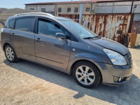 Toyota Corolla verso 2.2 D4D/ Фейс /7 местна, снимка 17