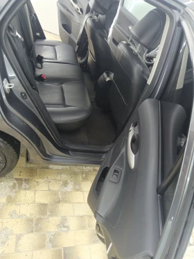Toyota Auris 2.2 D-CAT 177 hp 6 скорости Навигация, снимка 15