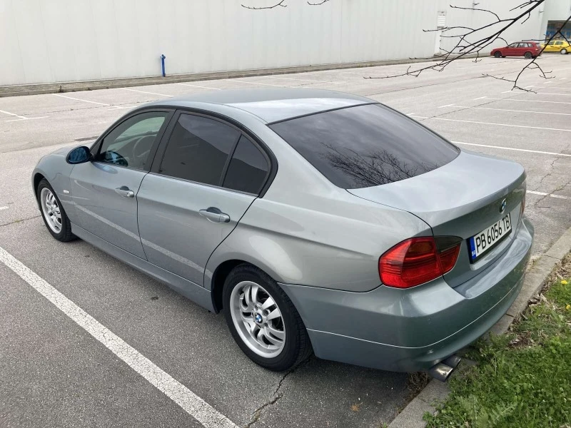 BMW 318 2.0 Facelift, снимка 4 - Автомобили и джипове - 47042926