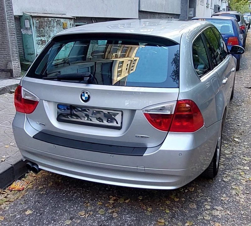 BMW 330 xi, снимка 5 - Автомобили и джипове - 47739444