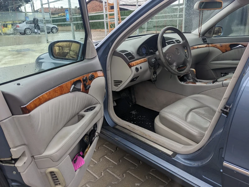 Mercedes-Benz E 320 E320 LPG, снимка 11 - Автомобили и джипове - 48257058