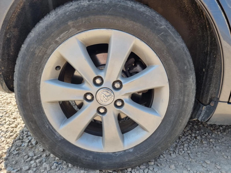 Toyota Corolla verso 2.2 D4D/ Фейс /7 местна, снимка 14 - Автомобили и джипове - 51899640