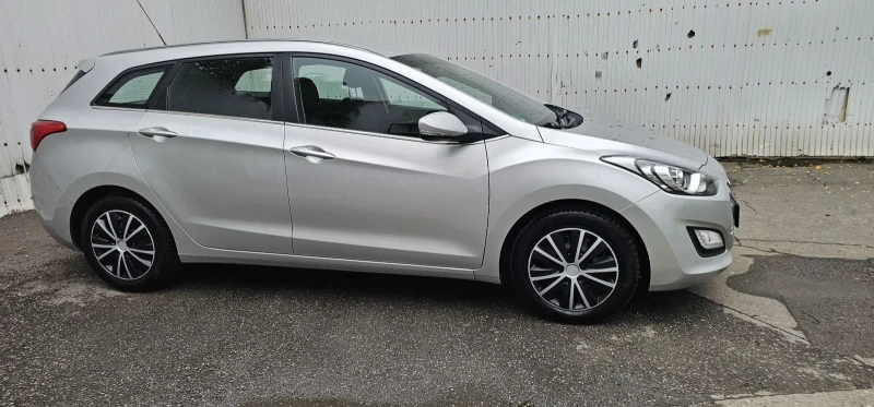Hyundai I30 1.6 crdi Avtomat Kamera Germany , снимка 6 - Автомобили и джипове - 52322145