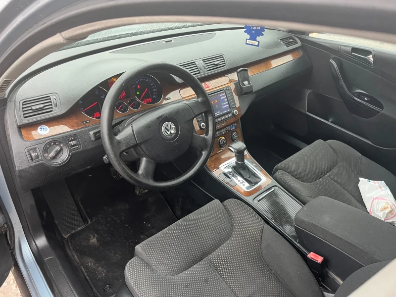 VW Passat 2.0 FSI, снимка 7 - Автомобили и джипове - 52569644
