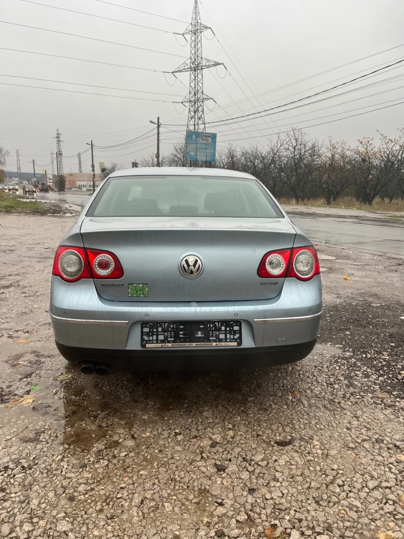 VW Passat 2.0 FSI, снимка 4 - Автомобили и джипове - 52569644