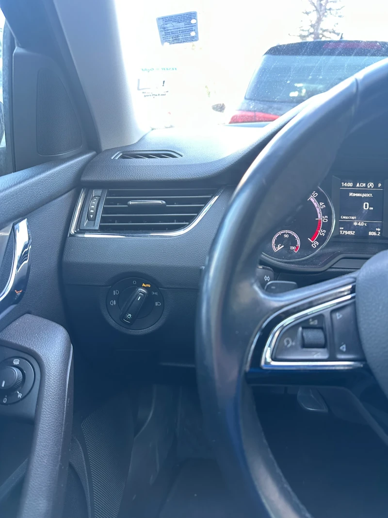 Skoda Octavia, снимка 8 - Автомобили и джипове - 52874778