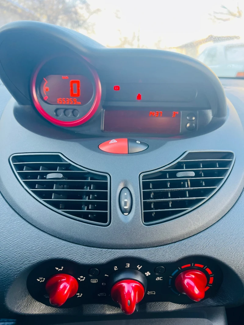 Renault Twingo 1.2 * RIP CURL* , снимка 16 - Автомобили и джипове - 52915384