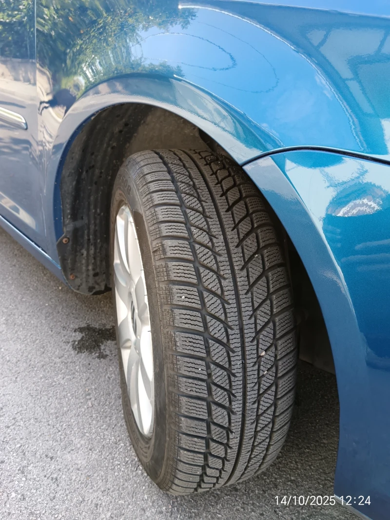 VW Touran 1.9 TDI, снимка 8 - Автомобили и джипове - 52923527