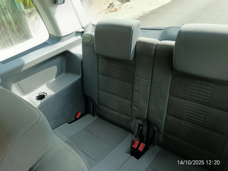 VW Touran 1.9 TDI, снимка 13 - Автомобили и джипове - 52923527