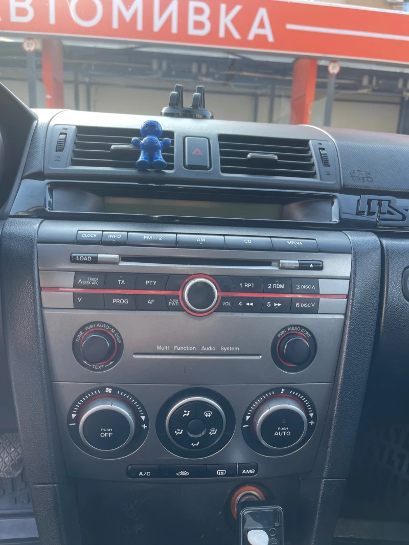 Mazda 3 1.6 CiDT, снимка 14 - Автомобили и джипове - 53155004