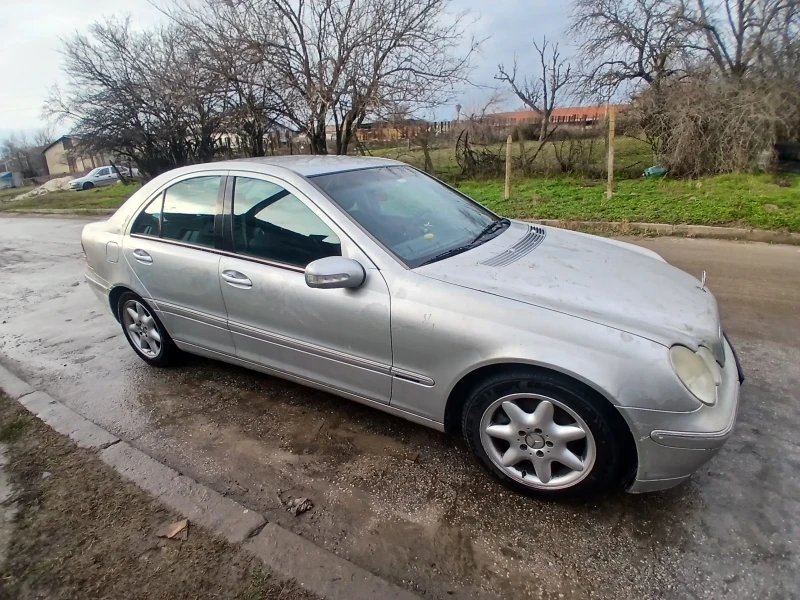 Mercedes-Benz C 270 2.7.CDI, снимка 4 - Автомобили и джипове - 53332017