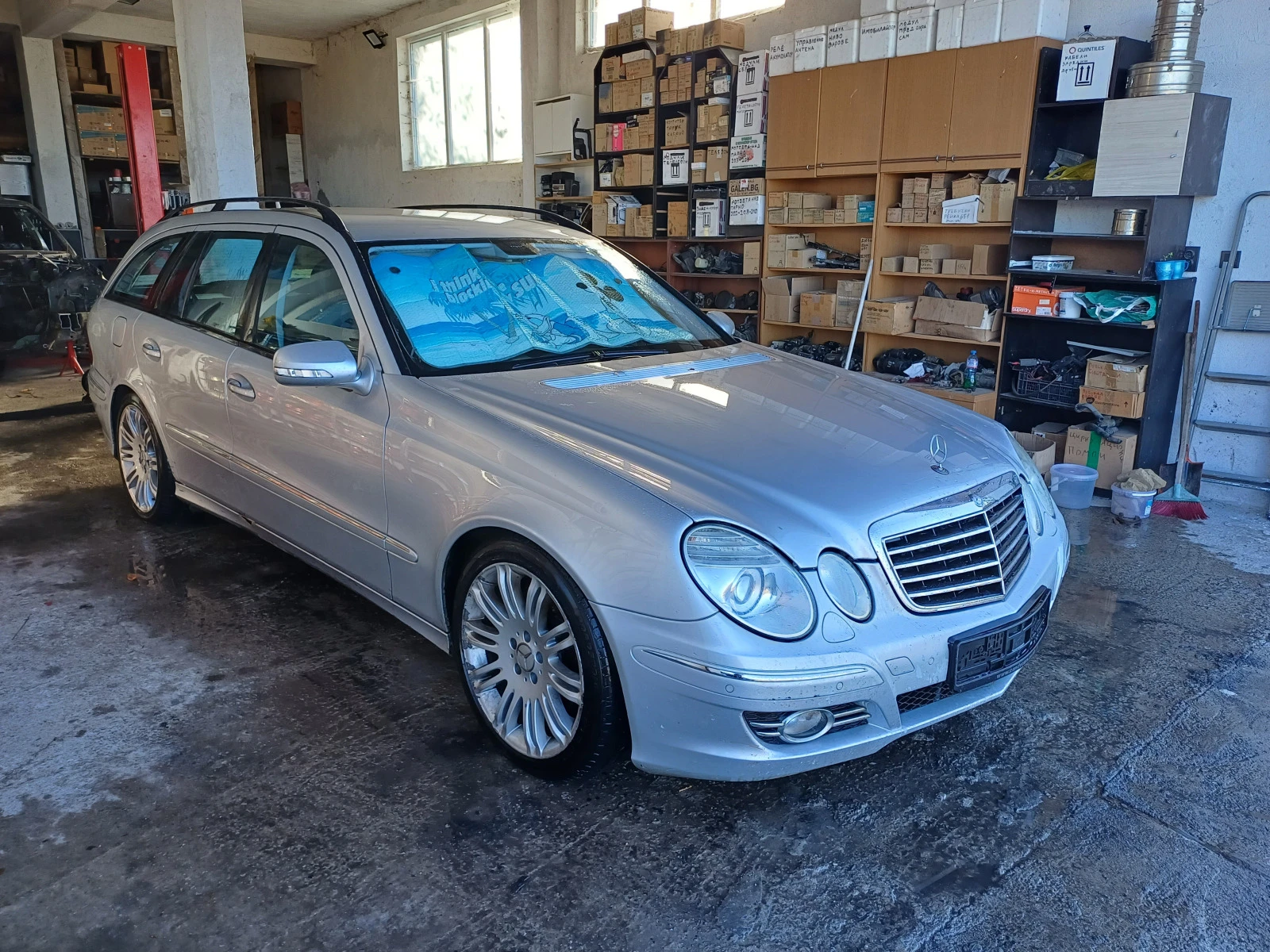 Mercedes-Benz E 320 3.2V6 cdi, снимка 13 - Автомобили и джипове - 53981127