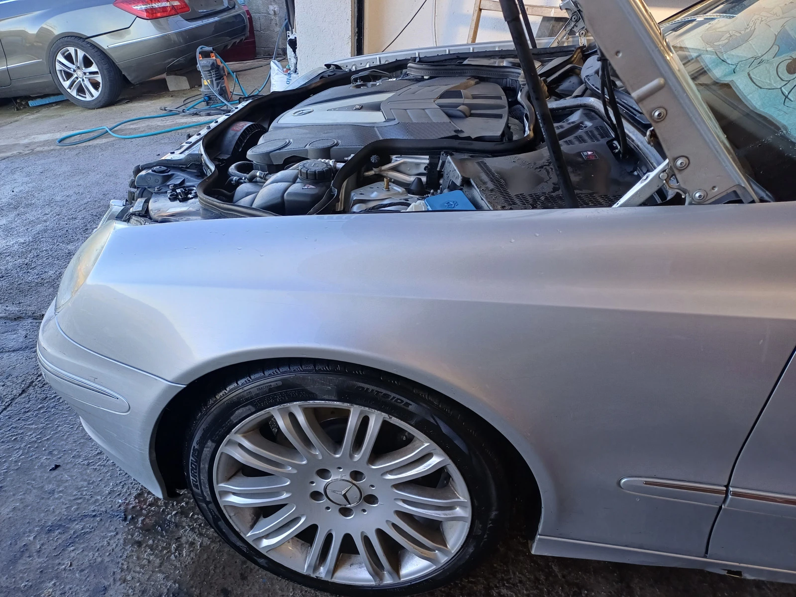 Mercedes-Benz E 320 3.2V6 cdi, снимка 14 - Автомобили и джипове - 53981127