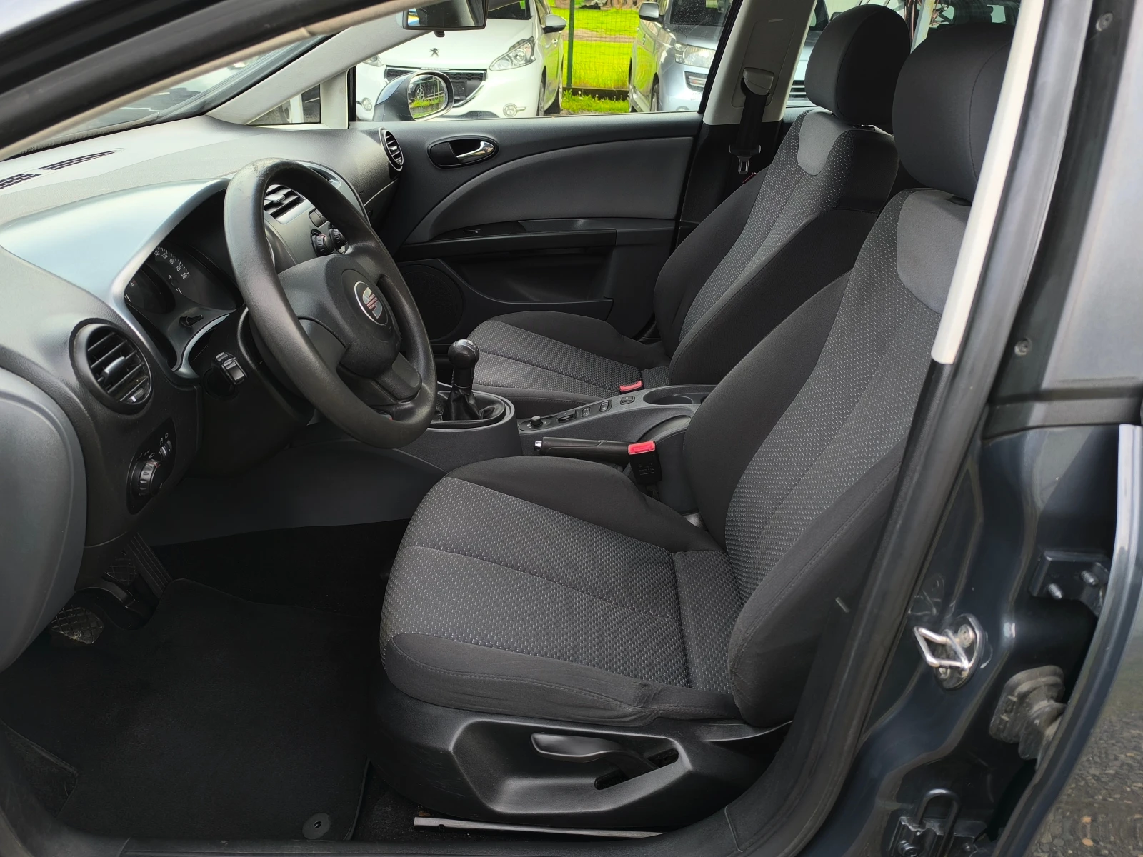 Seat Leon FACE LIFT-1.9TDI-105кс-КЛИМАТИК-ОТЛИЧЕН !!! - изображение 9