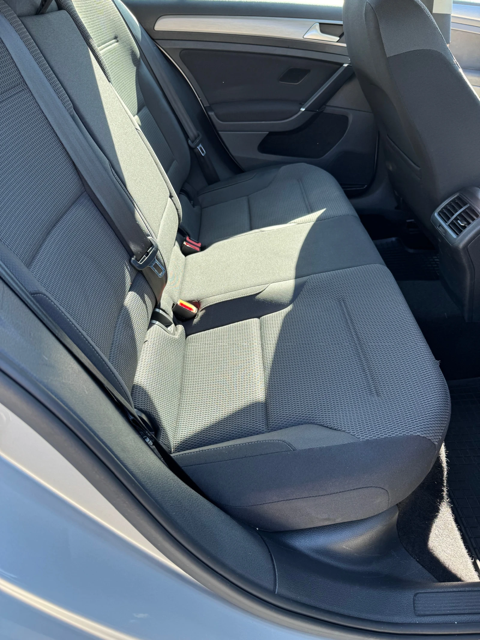VW Golf Variant 1.6TDI BLUEMOTION - изображение 10