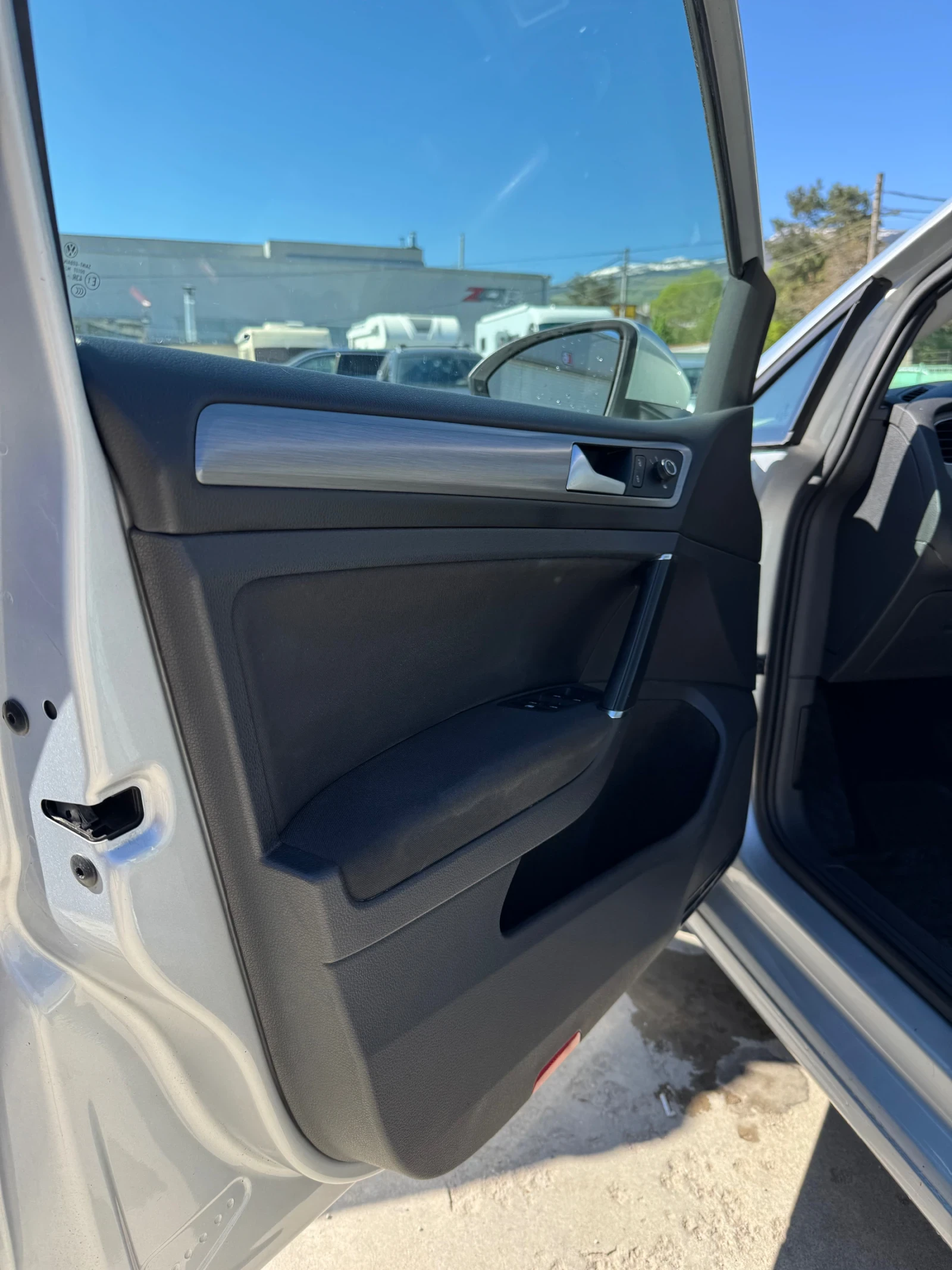 VW Golf Variant 1.6TDI BLUEMOTION - изображение 8