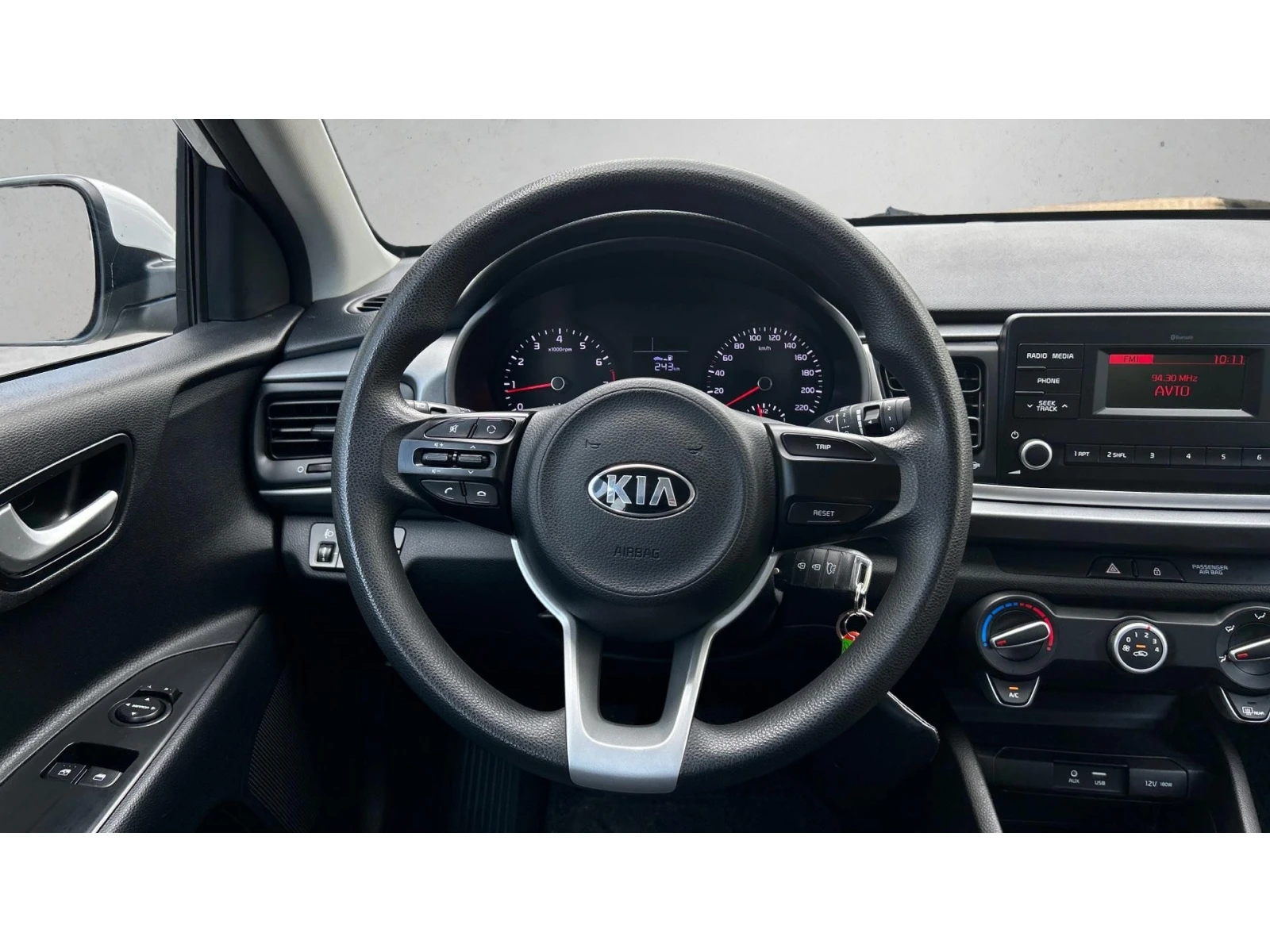 Kia Rio 1.2i, Месечна вноска от 293 лв. - изображение 9