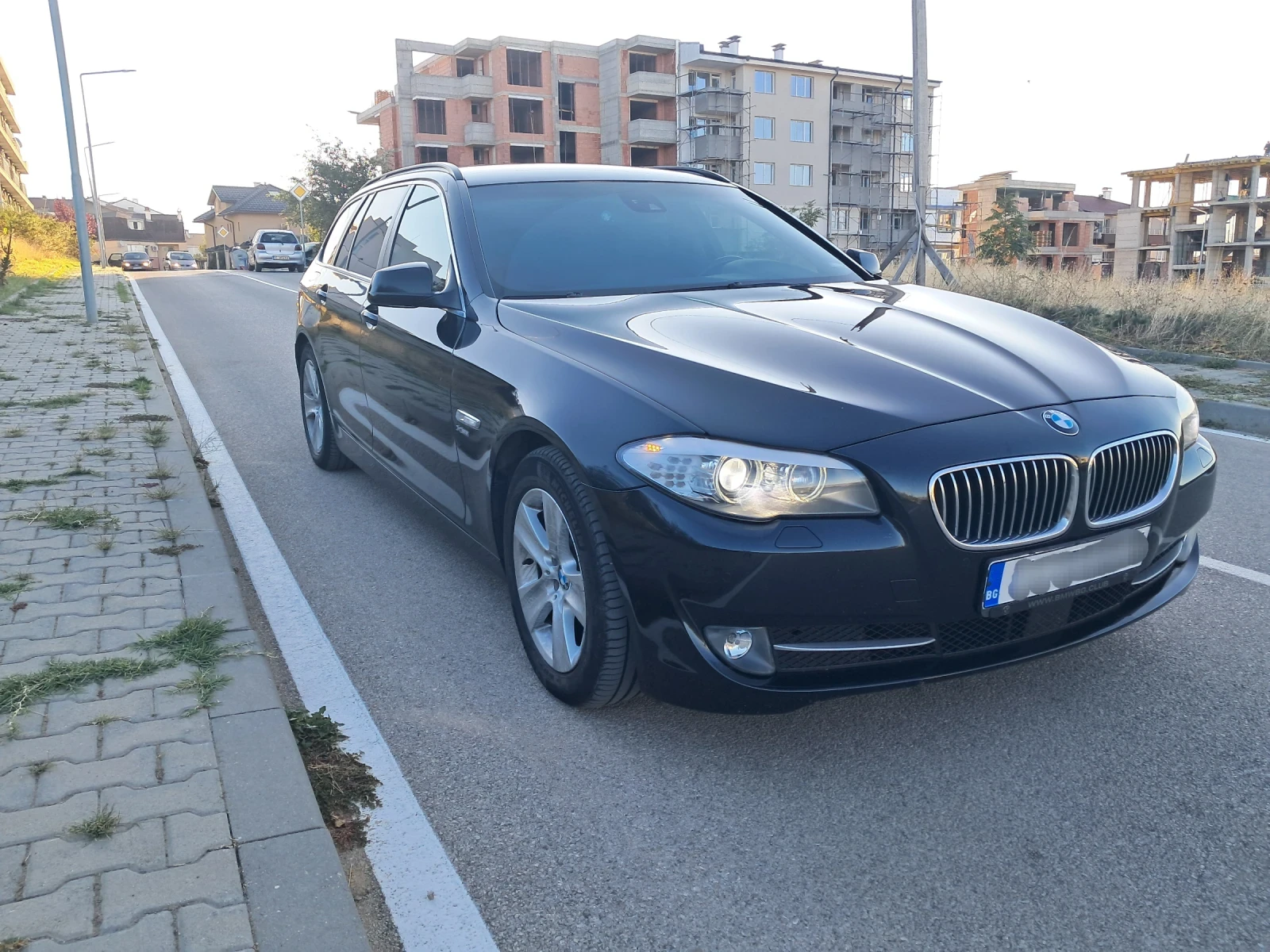 BMW 530 xDrive, масаж, печка, теглич, дистроник - изображение 3