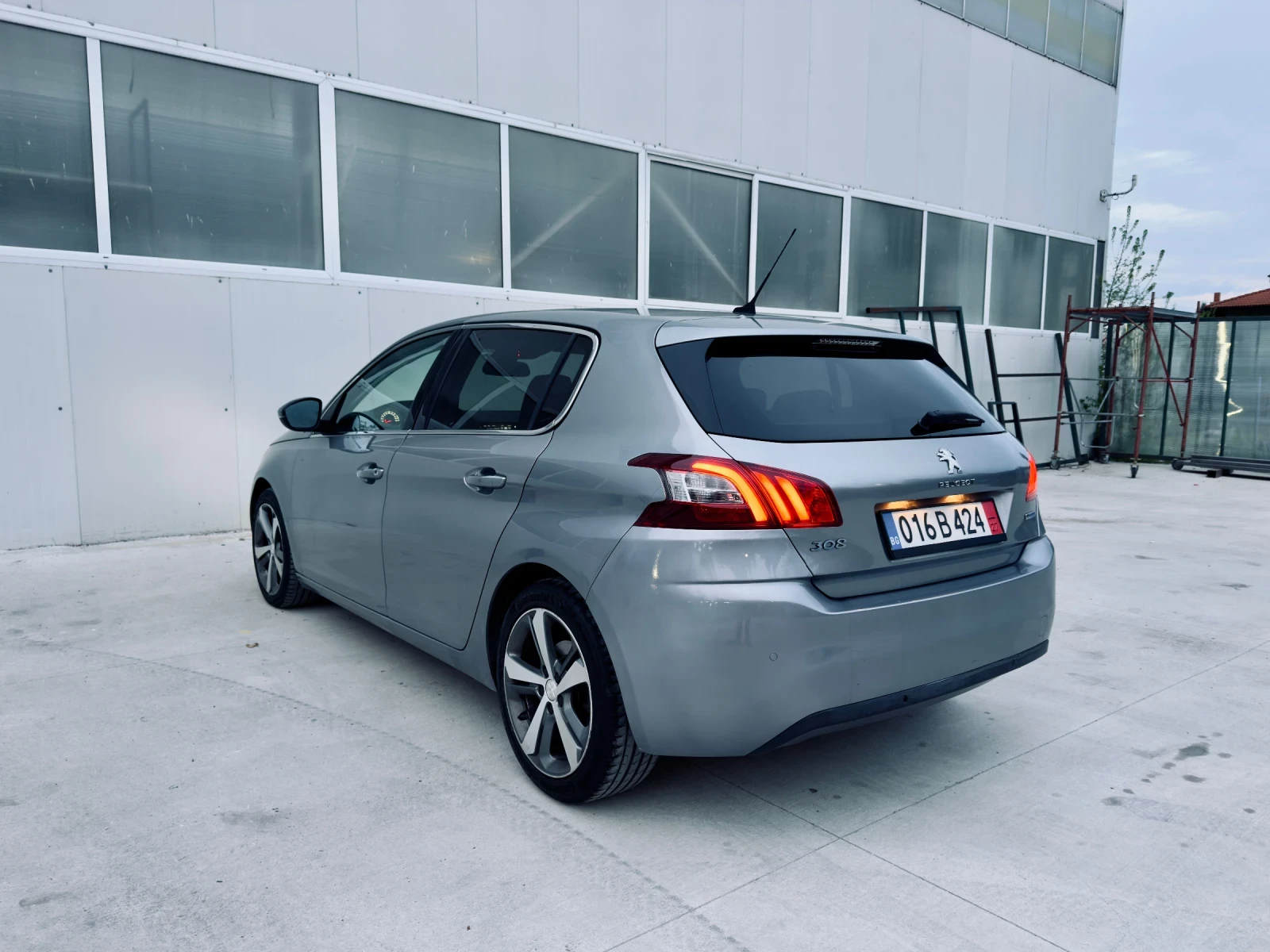 Peugeot 308 2.0 BLUE-HDI  FELINE, снимка 4 - Автомобили и джипове - 53726006