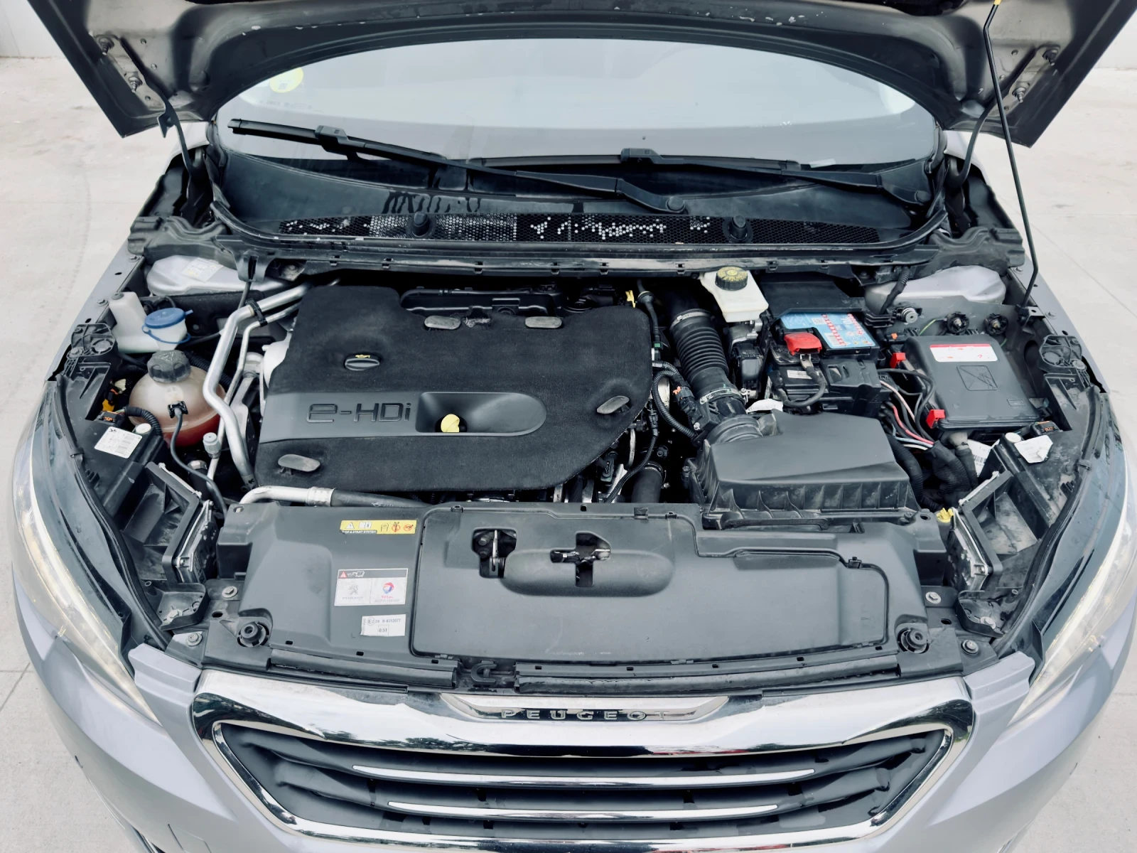 Peugeot 308 2.0 BLUE-HDI  FELINE, снимка 17 - Автомобили и джипове - 53726006