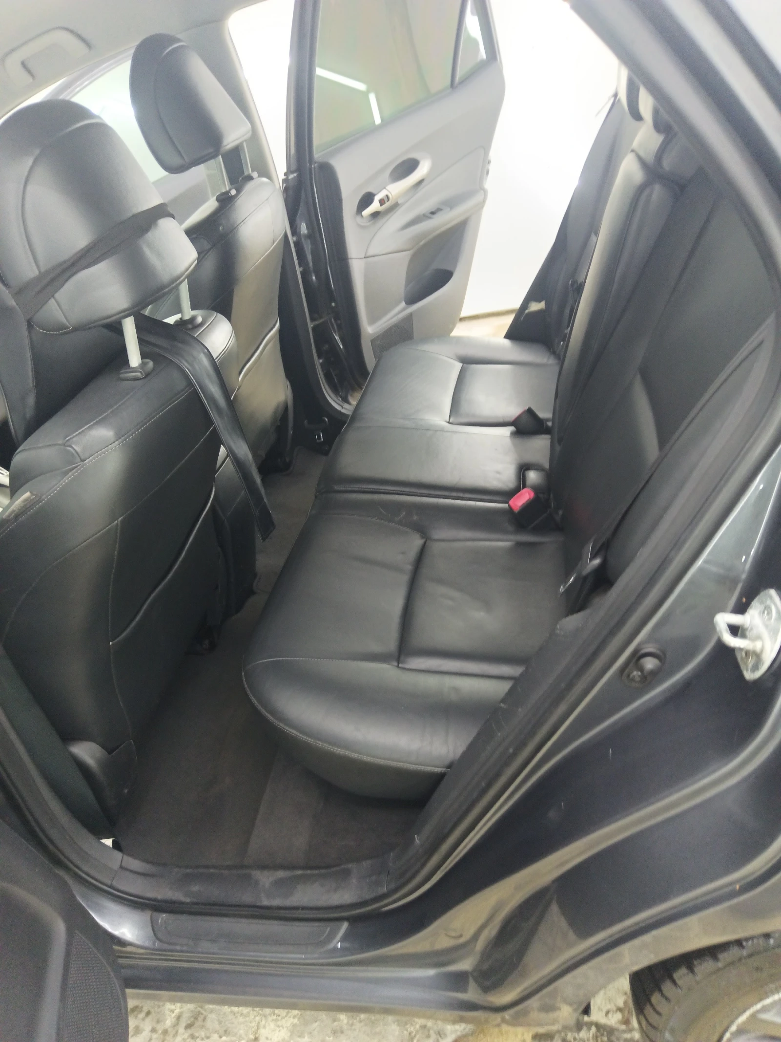 Toyota Auris 2.2 D-CAT 177 hp 6 скорости Навигация, снимка 14 - Автомобили и джипове - 53880927