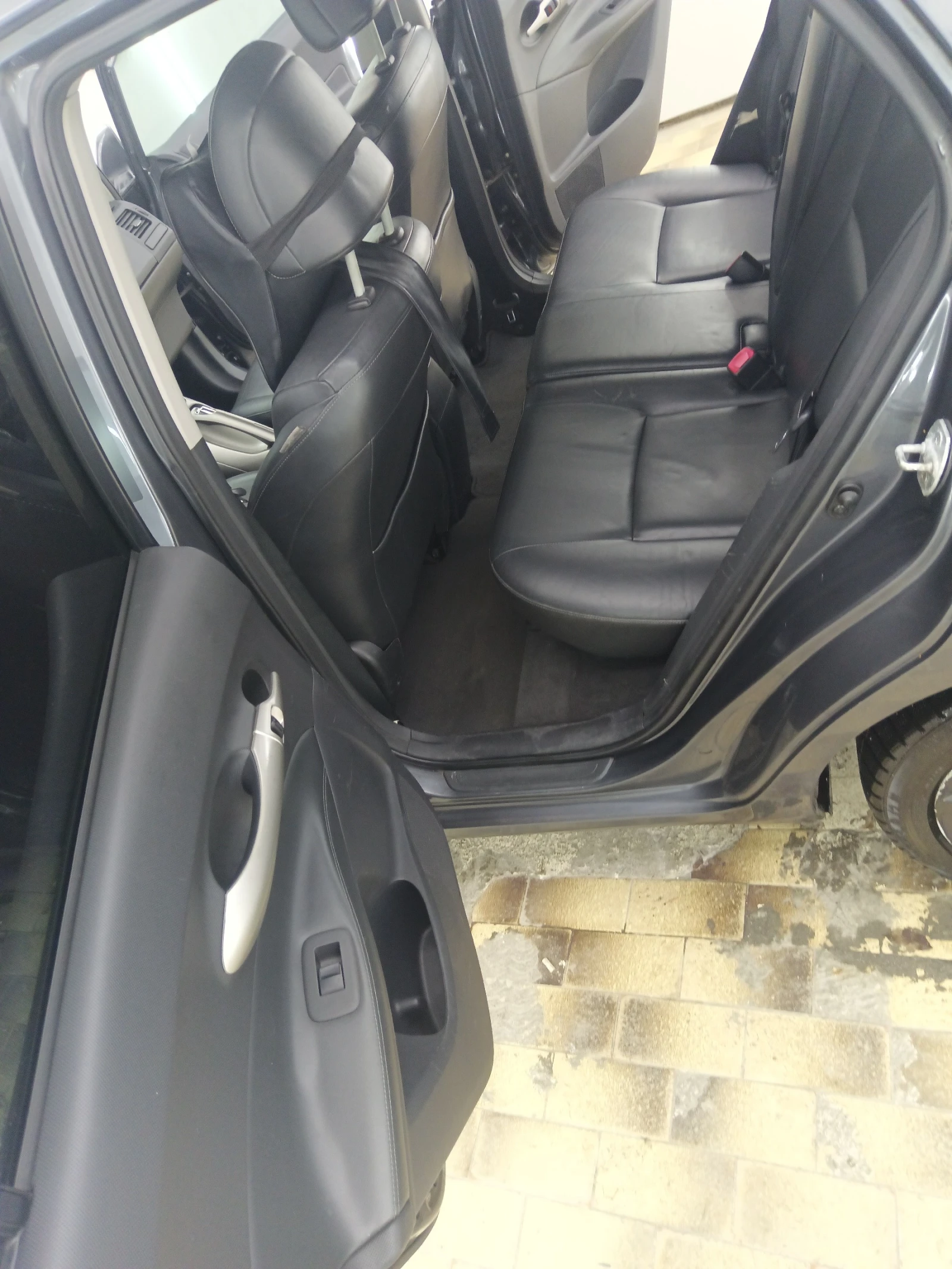 Toyota Auris 2.2 D-CAT 177 hp 6 скорости Навигация, снимка 12 - Автомобили и джипове - 53880927