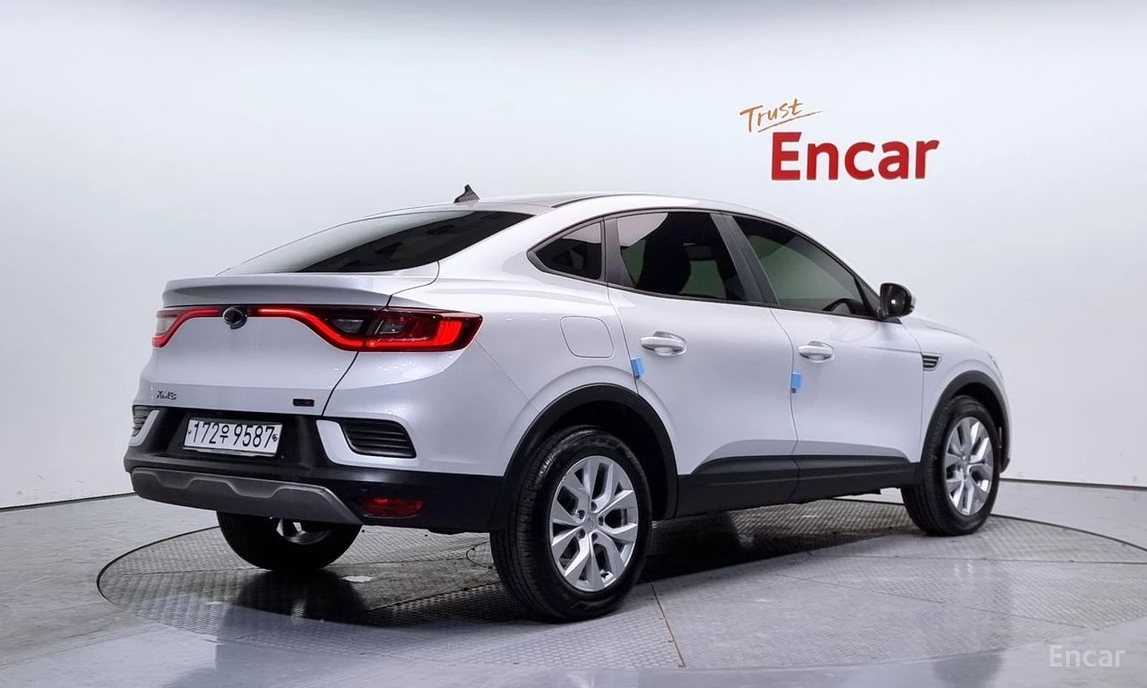 Renault Arkana * 1.6GTe* КОЖА* ПОДГРЕВ* КАМЕРА* НАВИ* ЛЕД* , снимка 2 - Автомобили и джипове - 54460263