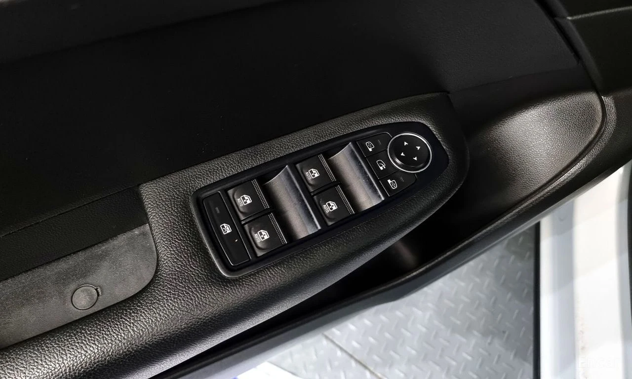 Renault Arkana * 1.6GTe* КОЖА* ПОДГРЕВ* КАМЕРА* НАВИ* ЛЕД* , снимка 15 - Автомобили и джипове - 54460263
