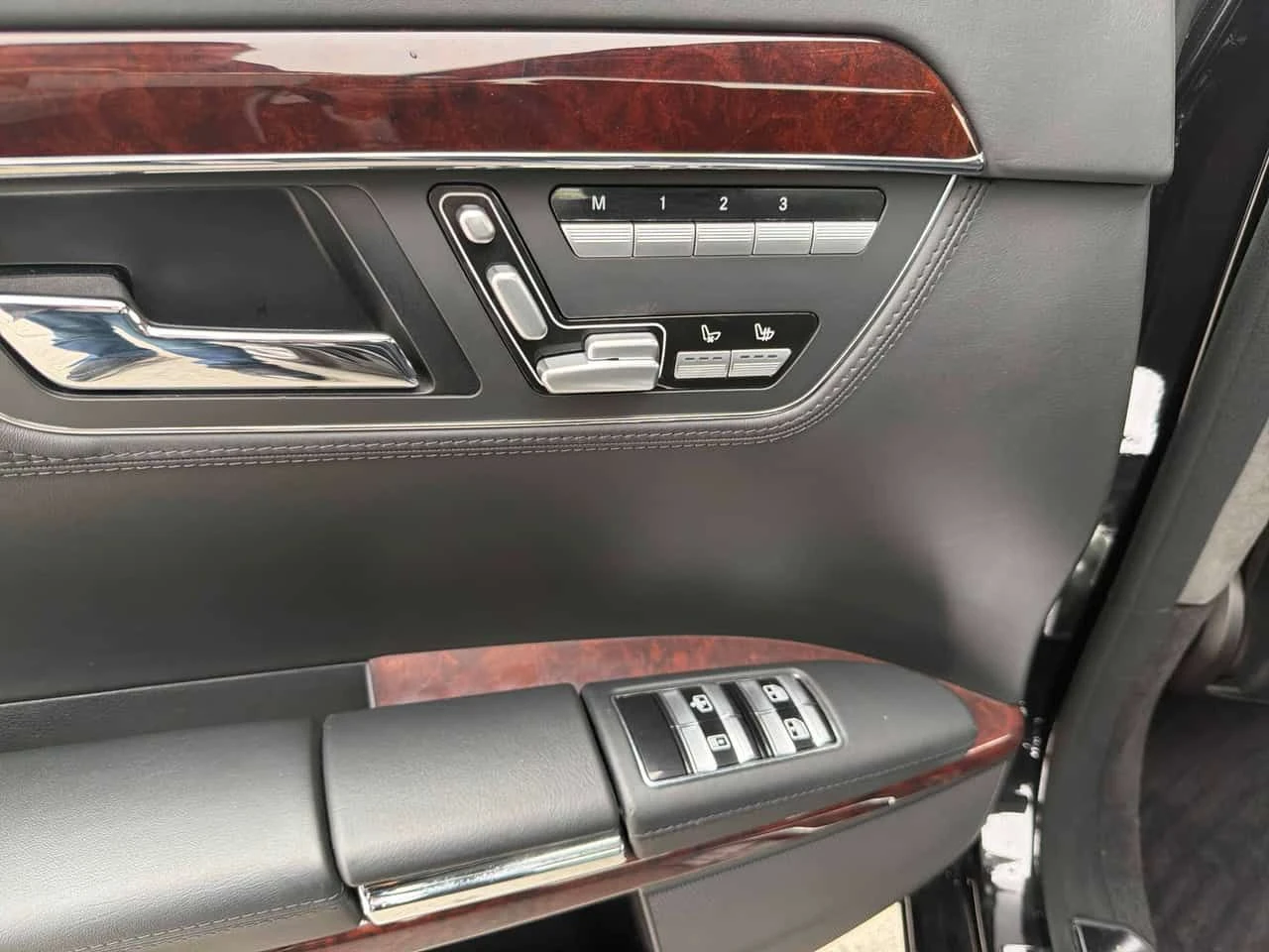 Mercedes-Benz S 600  5.5L  V 12  / CAMERA/ОБДУХВАНЕ, снимка 16 - Автомобили и джипове - 54476643