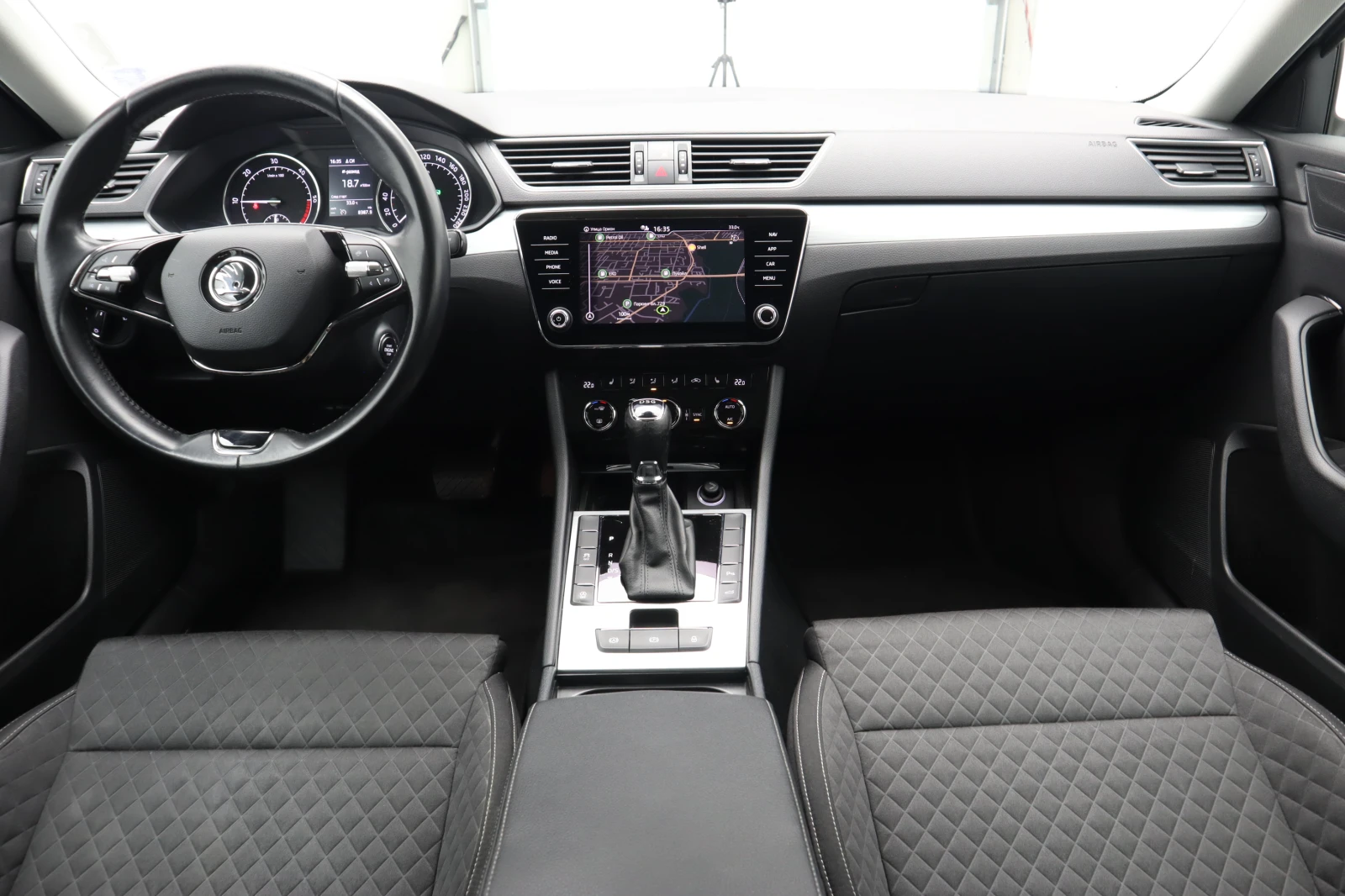 Skoda Superb, снимка 13 - Автомобили и джипове - 54702574