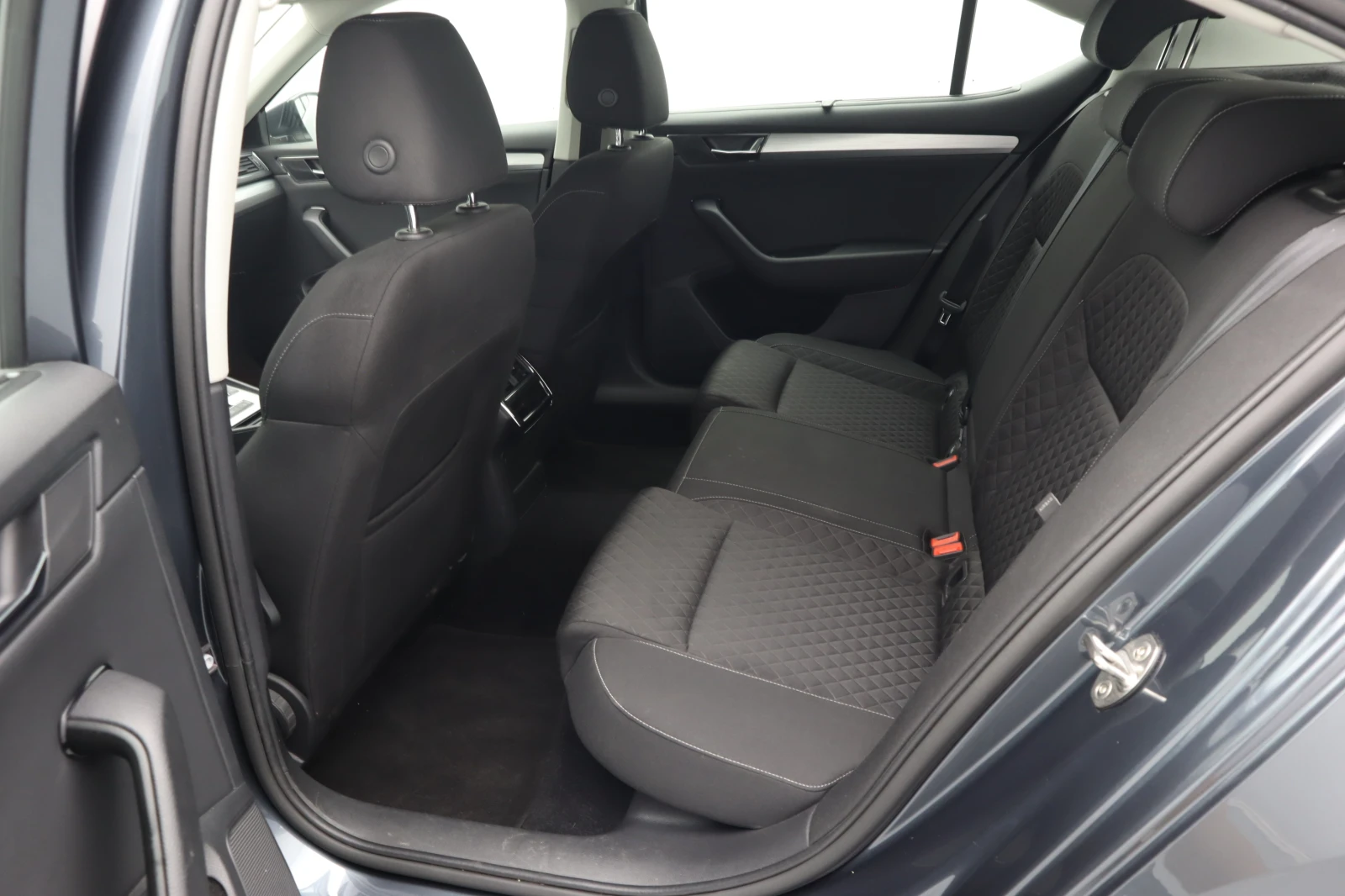 Skoda Superb, снимка 10 - Автомобили и джипове - 54702574