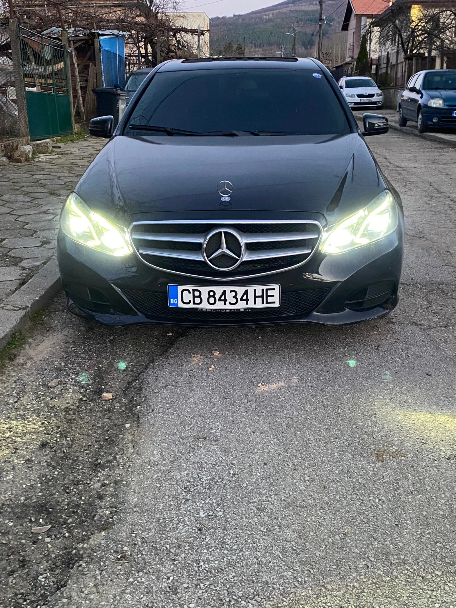 Mercedes-Benz E 200, снимка 3 - Автомобили и джипове - 55016167