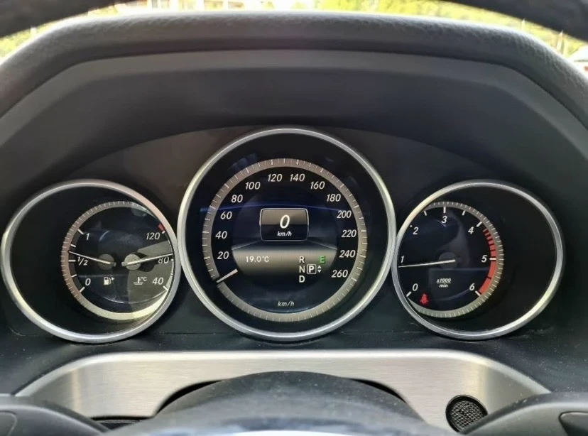 Mercedes-Benz E 200, снимка 13 - Автомобили и джипове - 55016167