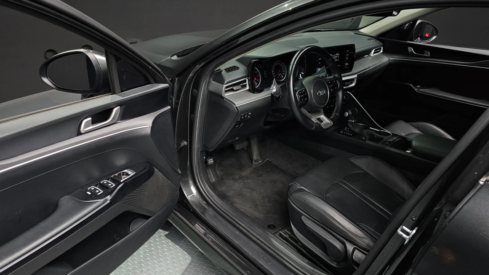 Kia K5 Фабрична Газ, снимка 9 - Автомобили и джипове - 55240100