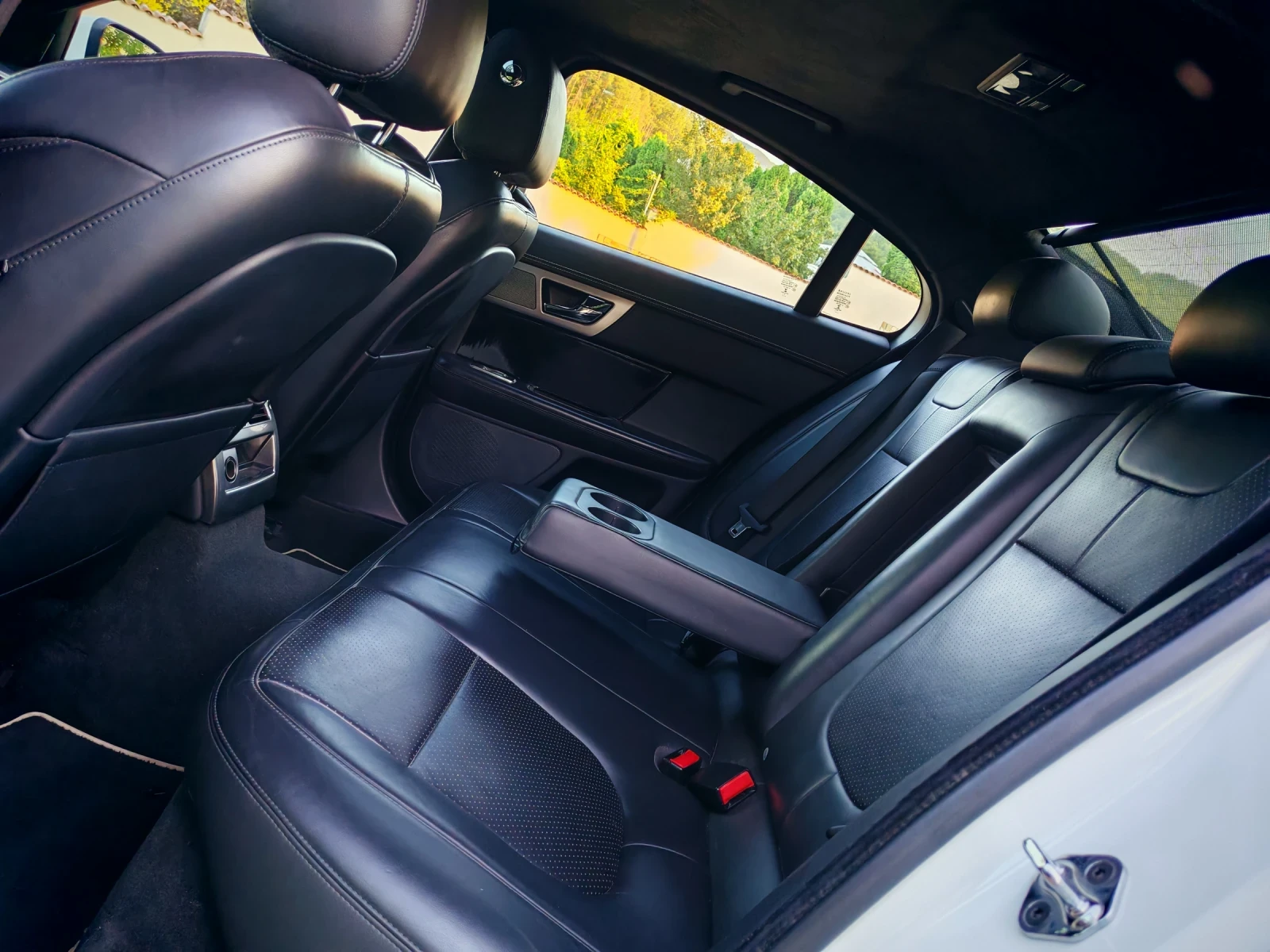 Jaguar Xf 3.0I V6(340)* SUPERCHARGED* 4X4* 8-ZF* , снимка 15 - Автомобили и джипове - 55546221