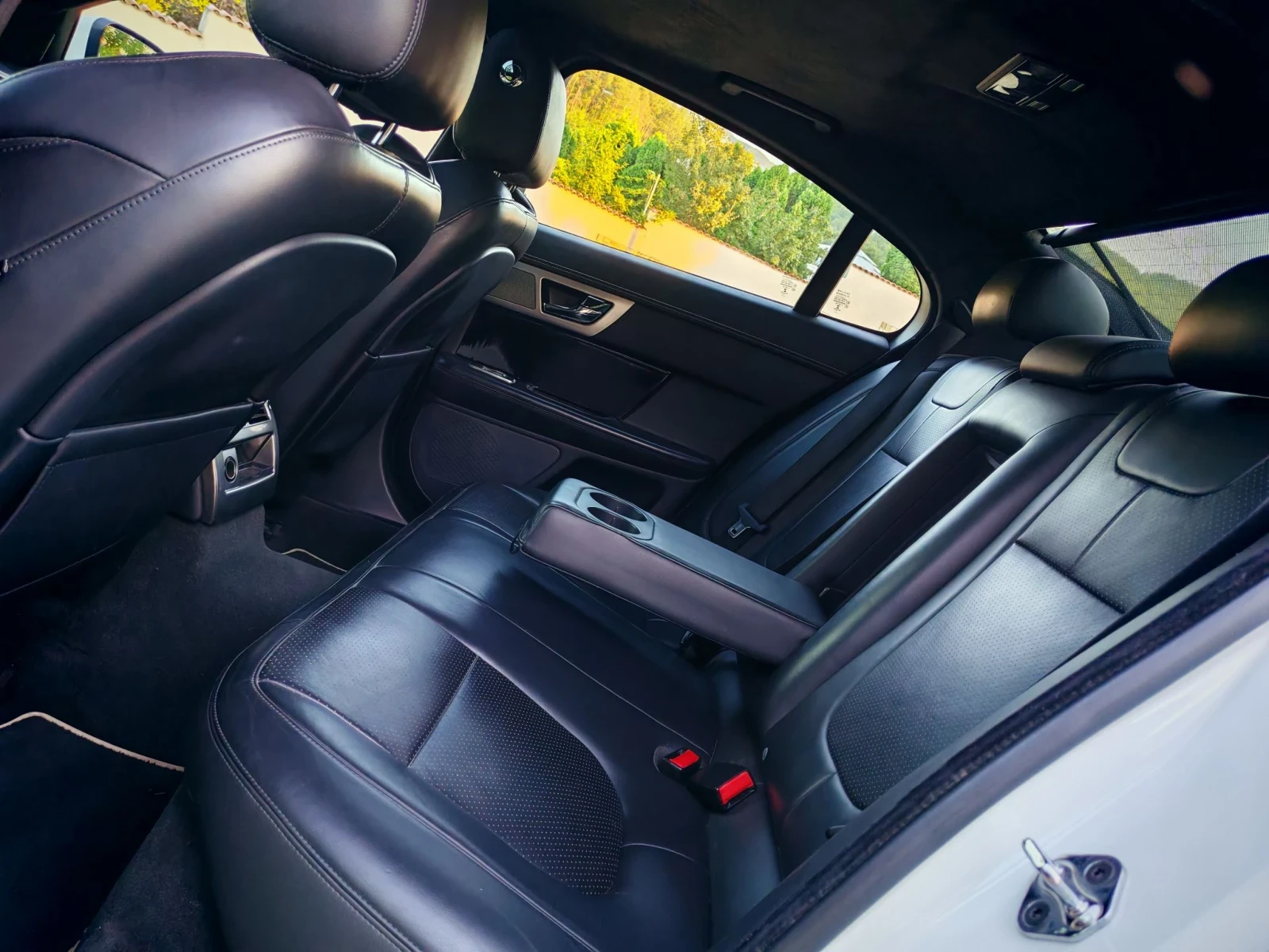 Jaguar Xf 3.0I V6(340)* SUPERCHARGED* 4X4* 8-ZF* , снимка 14 - Автомобили и джипове - 55546221